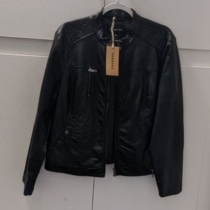 Fahsysee black leather jacket